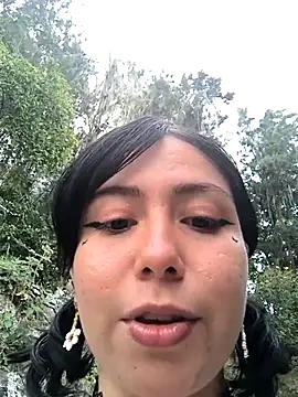 Snapshot of GerallFoxxx chatting on 10-25-25, 01:29 GerallFoxxx online show from 10-25-25, 01:29