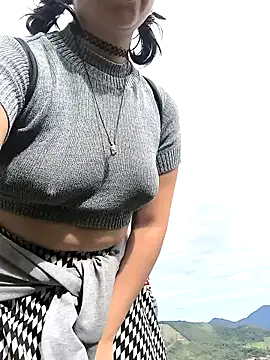 Snapshot of GerallFoxxx chatting on 10-26-25, 01:06 GerallFoxxx online show from 10-26-25, 01:06