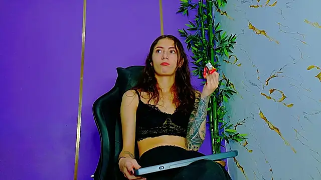 Snapshot of scarlet-jonesx chatting on 09-28-25, 12:16 scarlet-jonesx online show from 09-28-25, 12:16