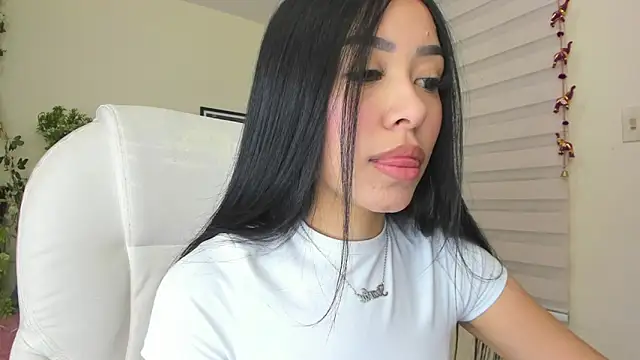 Starliee   online show from 02-04-25, 12:08