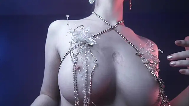 ginger hugs online show from 03-07-25, 04:13