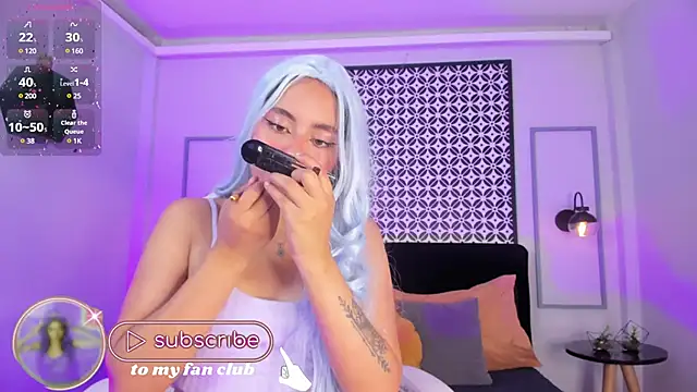 Snapshot of Chloe_fischer_ chatting on 01-08-25, 01:52 Chloe fischer online show from 01-08-25, 01:52