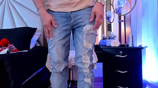 Karimferrer online show from 12-23-24, 03:50