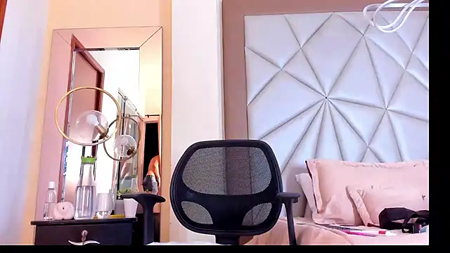 Karimferrer online show from 01-24-25, 08:44