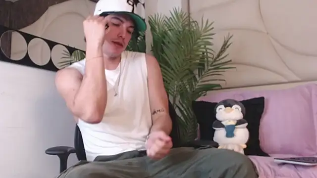 Snapshot of Karimferrer chatting on 03-03-26, 04:18 Karimferrer online show from 03-03-26, 04:18