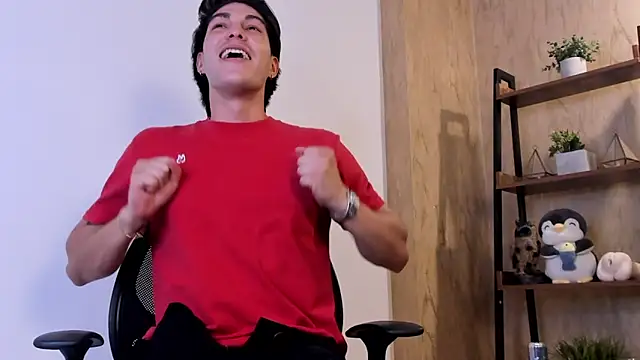 Snapshot of Karimferrer chatting on 03-07-26, 03:47 Karimferrer online show from 03-07-26, 03:47