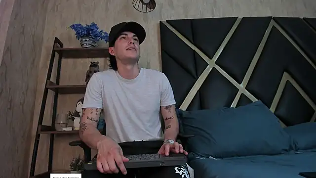 Snapshot of Karimferrer chatting on 04-02-26, 02:42 Karimferrer online show from 04-02-26, 02:42