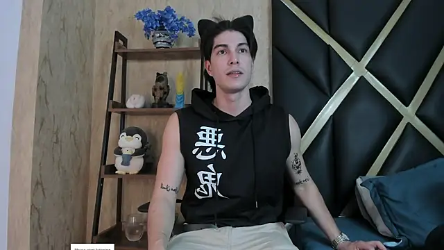 Snapshot of Karimferrer chatting on 04-06-26, 01:14 Karimferrer online show from 04-06-26, 01:14