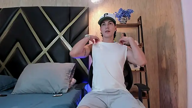 Snapshot of Karimferrer chatting on 04-07-26, 03:29 Karimferrer online show from 04-07-26, 03:29