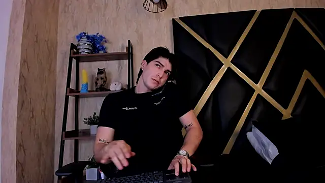 Snapshot of Karimferrer chatting on 04-11-26, 01:32 Karimferrer online show from 04-11-26, 01:32