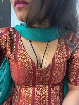 Snapshot of Spicy_sari_girl chatting on 12-10-24, 02:38 Spicy sari girl online show from 12-10-24, 02:38