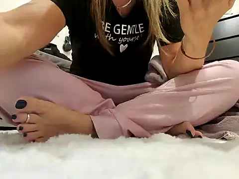 sweethotmilf888 online show from 03-04-25, 08:16