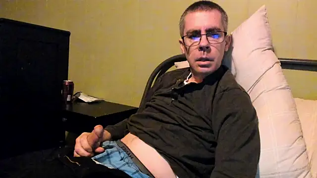 Snapshot of ImportantEquator0 chatting on 11-02-25, 01:13 ImportantEquator0 online show from 11-02-25, 01:13