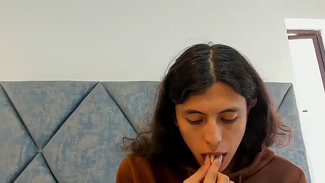 FreyaMoller online show from 02-04-26, 08:58