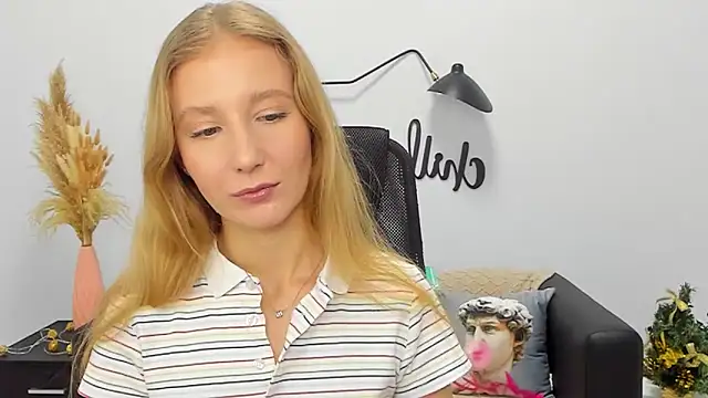 Snapshot of LolaWilsons chatting on 01-05-25, 01:15 LolaWilsons online show from 01-05-25, 01:15