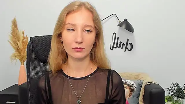 Snapshot of LolaWilsons chatting on 03-22-25, 02:25 LolaWilsons online show from 03-22-25, 02:25