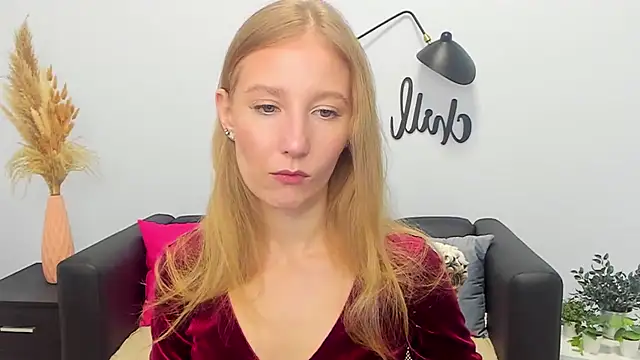 Snapshot of LolaWilsons chatting on 09-29-25, 09:14 LolaWilsons online show from 09-29-25, 09:14