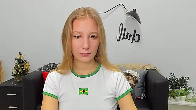 Snapshot of LolaWilsons chatting on 01-10-26, 07:21 LolaWilsons online show from 01-10-26, 07:21