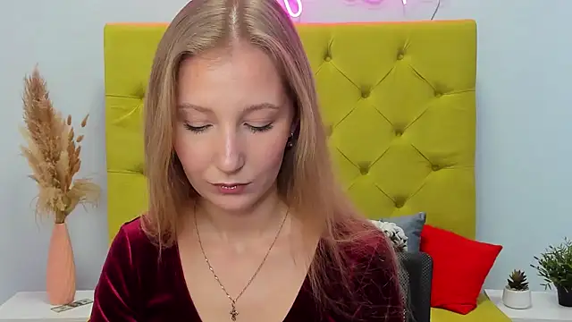 Snapshot of LolaWilsons chatting on 01-16-26, 09:35 LolaWilsons online show from 01-16-26, 09:35