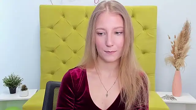 Snapshot of LolaWilsons chatting on 02-04-26, 07:25 LolaWilsons online show from 02-04-26, 07:25