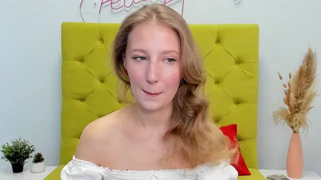 Snapshot of LolaWilsons chatting on 02-13-26, 08:21 LolaWilsons online show from 02-13-26, 08:21