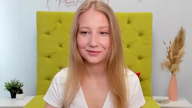 Snapshot of LolaWilsons chatting on 02-27-26, 07:19 LolaWilsons online show from 02-27-26, 07:19