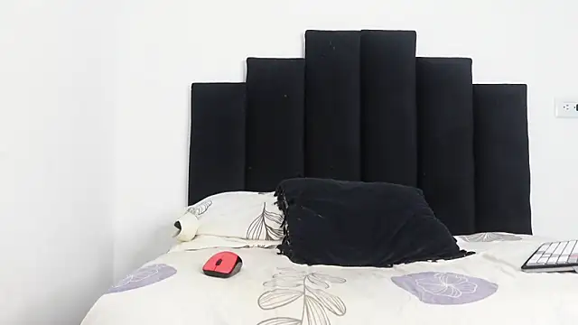 Snapshot of MarcoAlexLatino chatting on 02-07-25, 02:19 MarcoAlexLatino online show from 02-07-25, 02:19