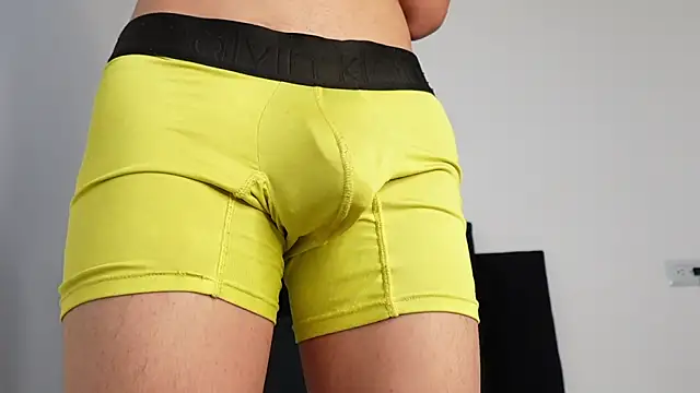 Snapshot of MarcoAlexLatino chatting on 09-18-25, 03:30 MarcoAlexLatino online show from 09-18-25, 03:30