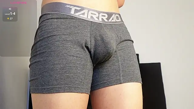 Snapshot of MarcoAlexLatino chatting on 11-29-25, 03:31 MarcoAlexLatino online show from 11-29-25, 03:31