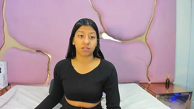 Snapshot of VaneLin18 chatting on 11-14-25, 08:29 VaneLin18 online show from 11-14-25, 08:29