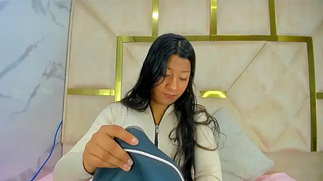 Snapshot of VaneLin18 chatting on 12-02-25, 04:02 VaneLin18 online show from 12-02-25, 04:02