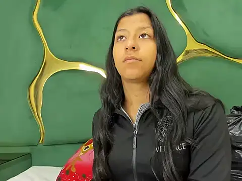 Snapshot of VaneLin18 chatting on 01-07-26, 08:33 VaneLin18 online show from 01-07-26, 08:33