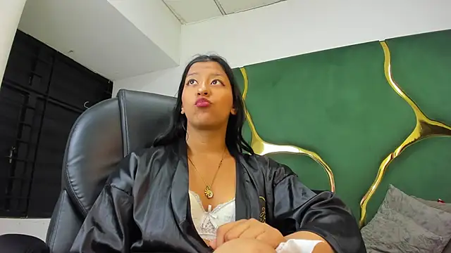 Snapshot of VaneLin18 chatting on 01-10-26, 09:05 VaneLin18 online show from 01-10-26, 09:05