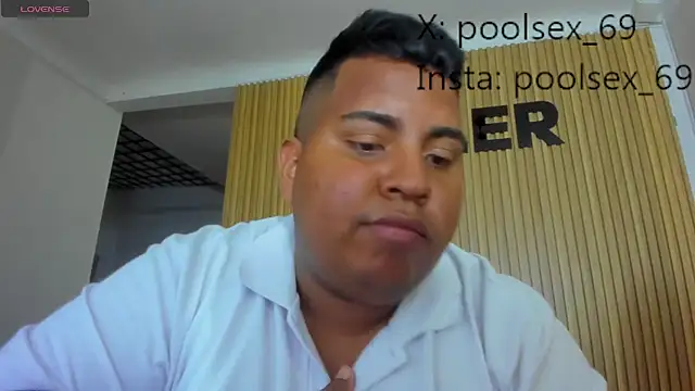 Snapshot of Poolsex_69 chatting on 10-21-25, 12:11 Poolsex 69 online show from 10-21-25, 12:11