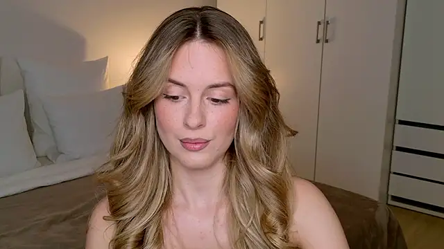 RozzitaBedberry online show from 01-18-26, 01:04