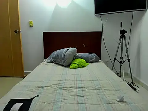 Chandler ken online show from 11-17-25, 04:18