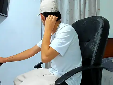 Chandler ken online show from 12-18-25, 01:44