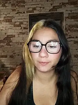 Snapshot of blvckbabyweed07 chatting on 03-31-26, 10:43 blvckbabyweed07 online show from 03-31-26, 10:43