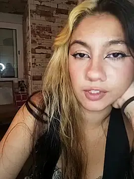 Snapshot of blvckbabyweed07 chatting on 04-04-26, 11:57 blvckbabyweed07 online show from 04-04-26, 11:57