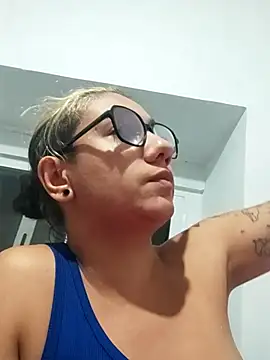 Snapshot of blvckbabyweed07 chatting on 04-09-26, 01:05 blvckbabyweed07 online show from 04-09-26, 01:05