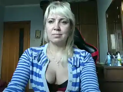 IrinaB1 online show from 10-28-25, 05:44