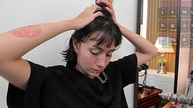 lizzy davis 1 online show from 11-28-25, 03:31