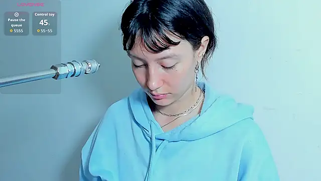 lizzy davis 1 online show from 03-30-26, 04:13