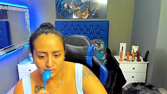 Snapshot of NikolPervertUnlimit chatting on 12-02-25, 02:06 NikolPervertUnlimit online show from 12-02-25, 02:06