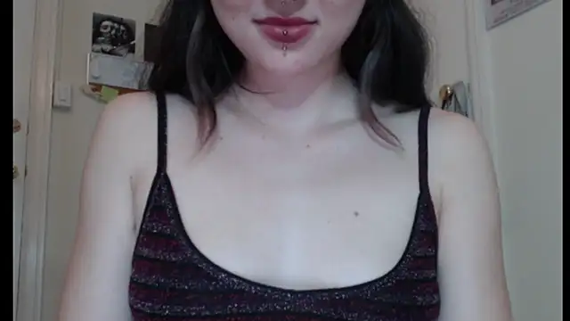 Snapshot of fern4ever chatting on 03-14-25, 03:48 fern4ever online show from 03-14-25, 03:48