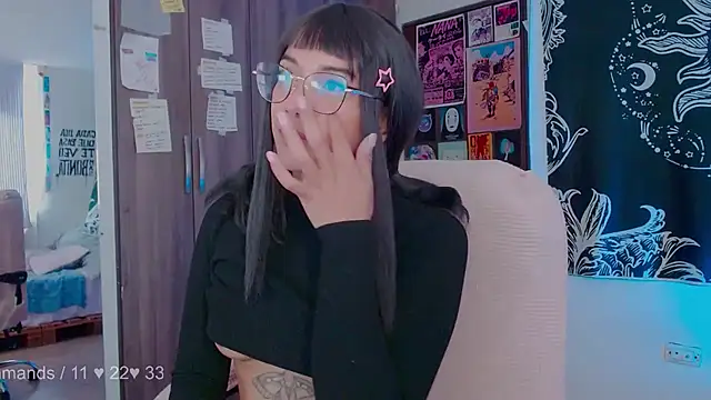 melissahowl online show from 10-10-25, 01:21