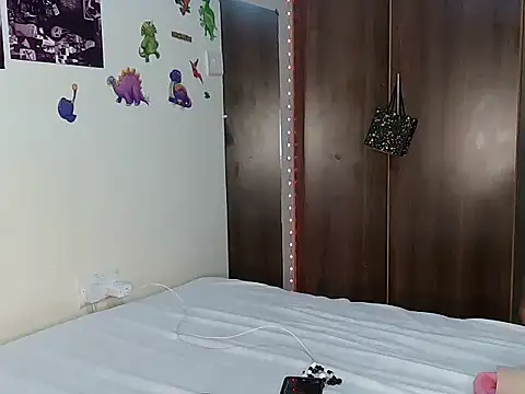 Snapshot of Sexyvyee_ chatting on 12-03-25, 03:47 Sexyvyee online show from 12-03-25, 03:47