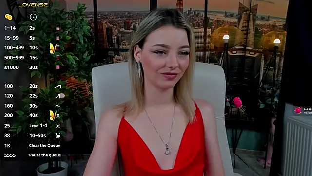 pretty little thing online show from 12-05-24, 11:18