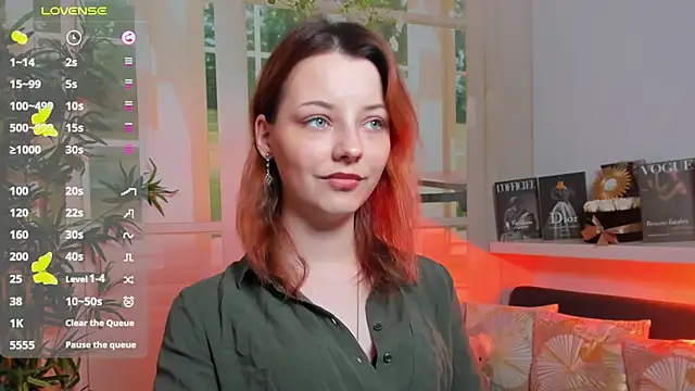 pretty little thing online show from 03-13-25, 07:06