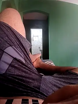 Snapshot of morenogts69 chatting on 09-19-25, 03:24 morenogts69 online show from 09-19-25, 03:24